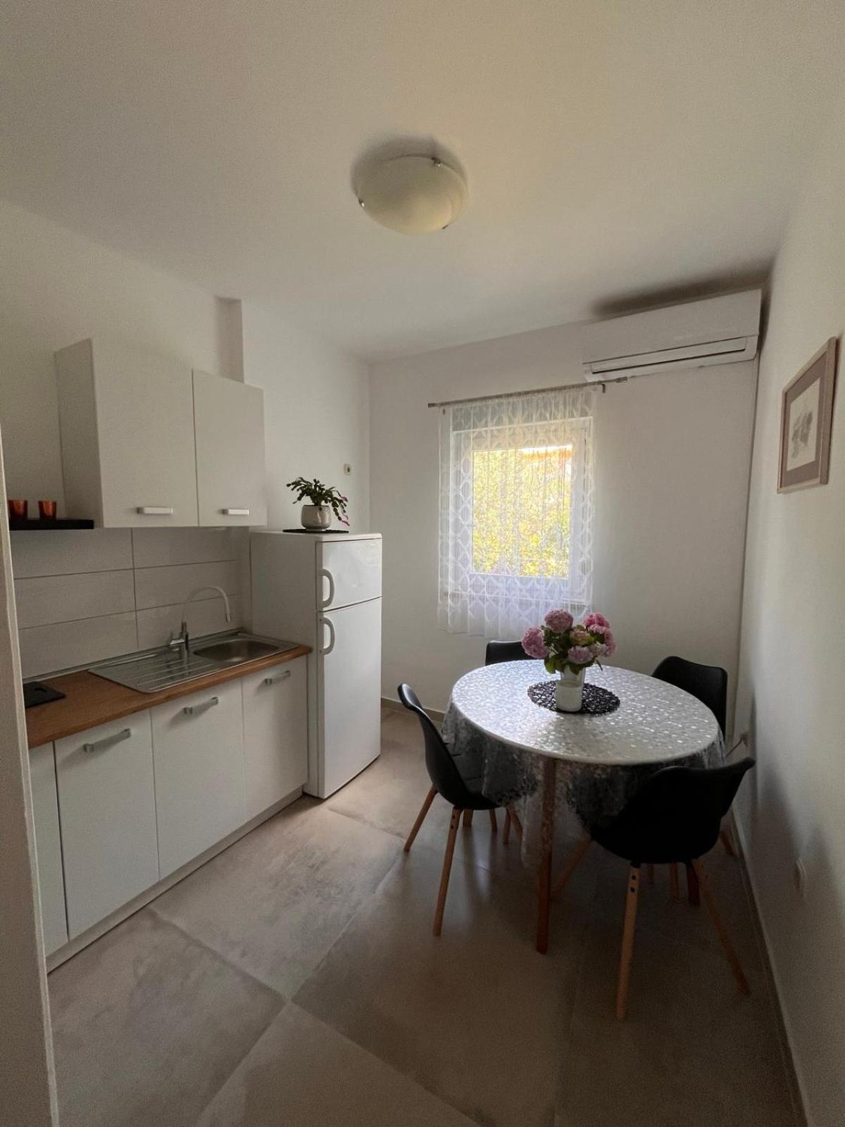 Apartments Mirijana Pula Ngoại thất bức ảnh