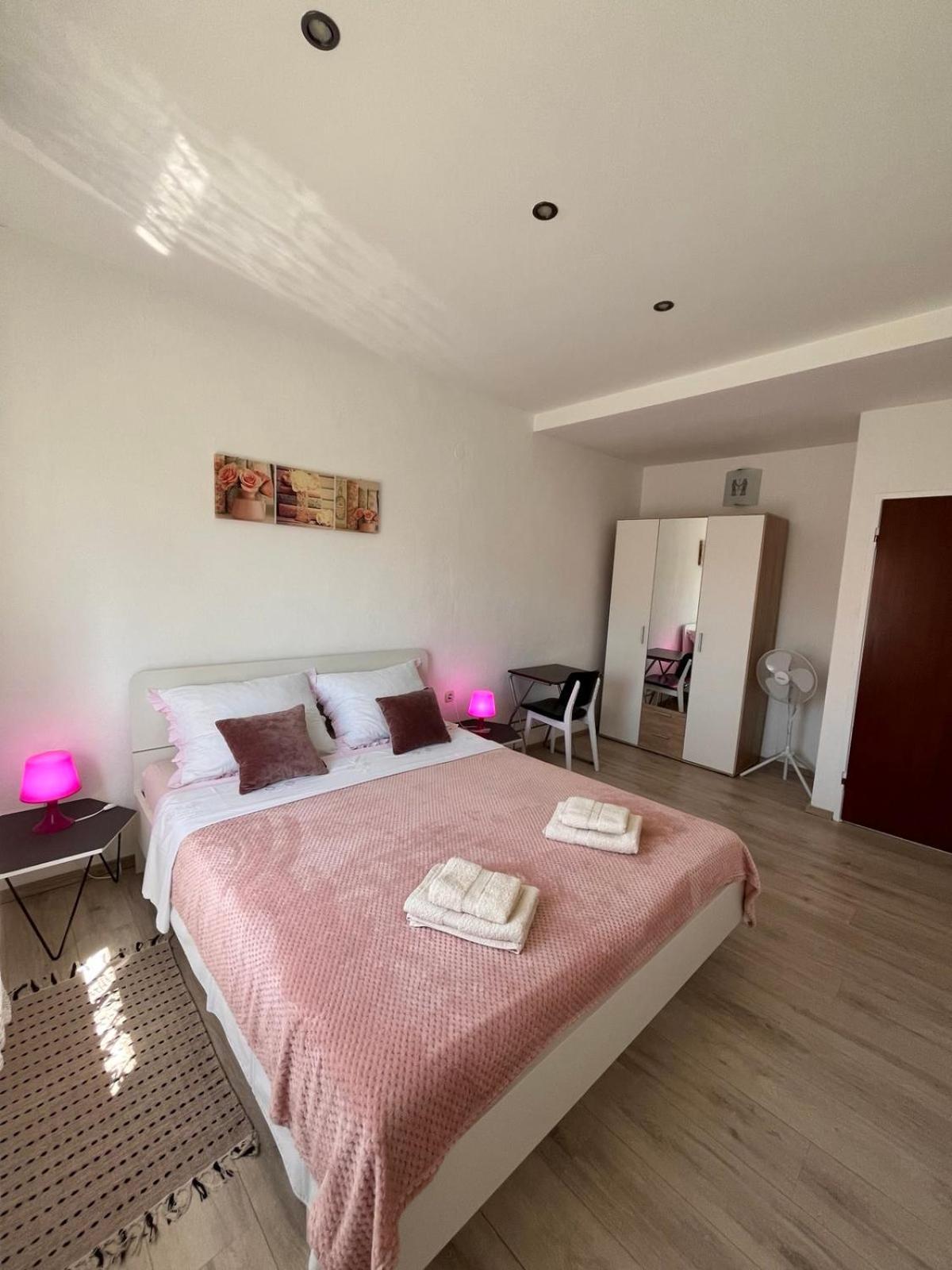 Apartments Mirijana Pula Ngoại thất bức ảnh
