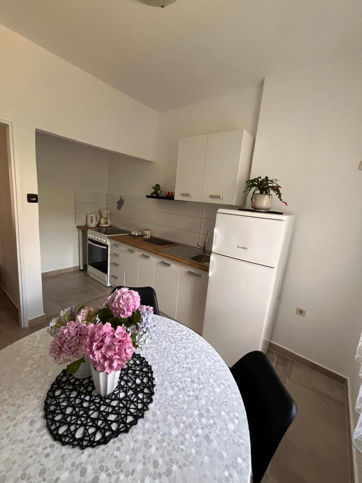 Apartments Mirijana Pula Ngoại thất bức ảnh